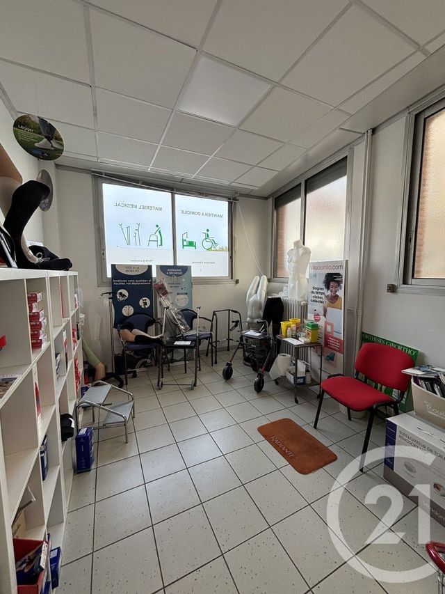 Appartement Local à louer - 10 pièces - 177.0 m2 - MONTMIRAIL - 51 - CHAMPAGNE-ARDENNE - Century 21 A.S.M.