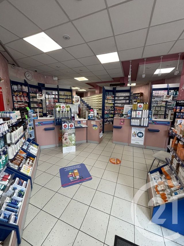 Appartement Local à louer - 10 pièces - 177.0 m2 - MONTMIRAIL - 51 - CHAMPAGNE-ARDENNE - Century 21 A.S.M.