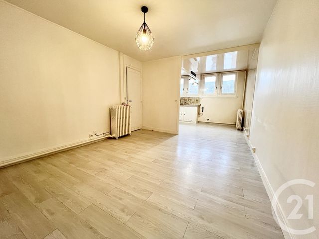 Appartement T3 à vendre - 4 pièces - 63.9 m2 - COULOMMIERS - 77 - ILE-DE-FRANCE - Century 21 A.S.M.