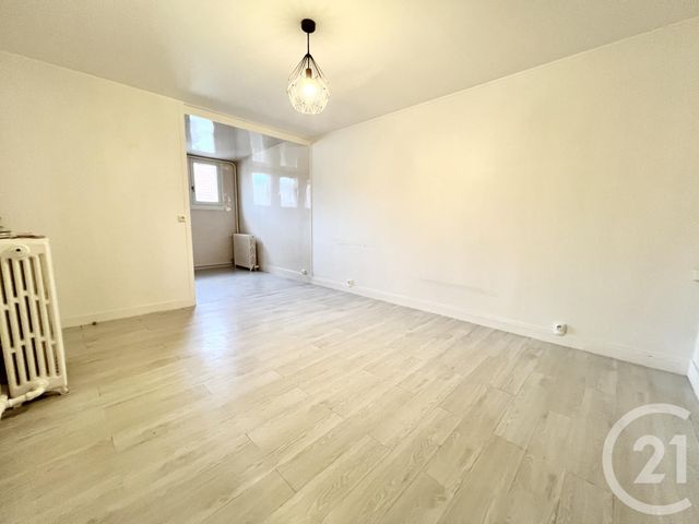 Appartement T3 à vendre - 4 pièces - 63.9 m2 - COULOMMIERS - 77 - ILE-DE-FRANCE - Century 21 A.S.M.