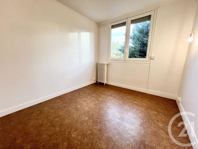 Appartement T3 à vendre - 4 pièces - 63.9 m2 - COULOMMIERS - 77 - ILE-DE-FRANCE - Century 21 A.S.M.