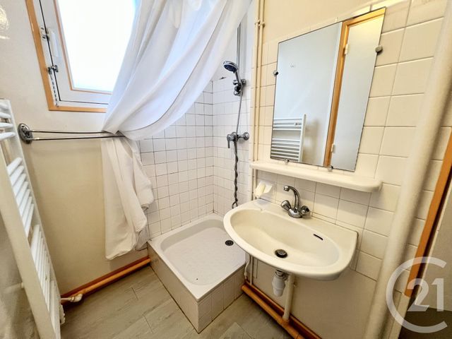 Appartement T3 à vendre - 4 pièces - 63.9 m2 - COULOMMIERS - 77 - ILE-DE-FRANCE - Century 21 A.S.M.