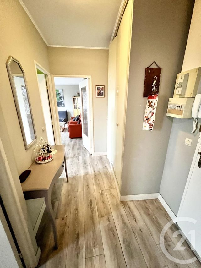 Appartement F2 à vendre - 2 pièces - 46.41 m2 - COULOMMIERS - 77 - ILE-DE-FRANCE - Century 21 A.S.M.