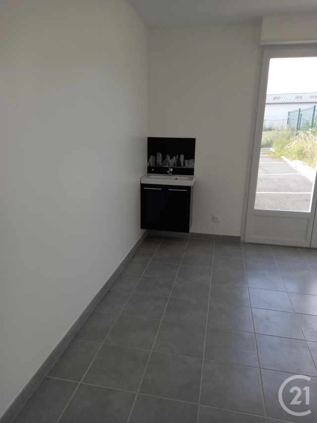 maison à louer - 1 pièce - 18.82 m2 - BOISSY LE CHATEL - 77 - ILE-DE-FRANCE - Century 21 A.S.M.