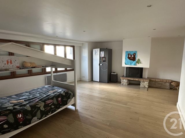 Afficher la photo en grand Appartement F5 à vendre - 5 pièces - 162.12 m2 - ROZAY EN BRIE - 77 - ILE-DE-FRANCE - Century 21 A.S.M.
