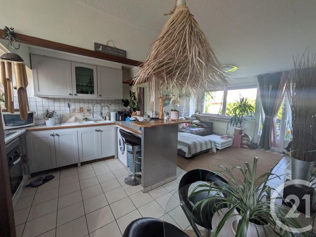 Appartement F3 à vendre - 3 pièces - 60.14 m2 - COULOMMIERS - 77 - ILE-DE-FRANCE - Century 21 A.S.M.