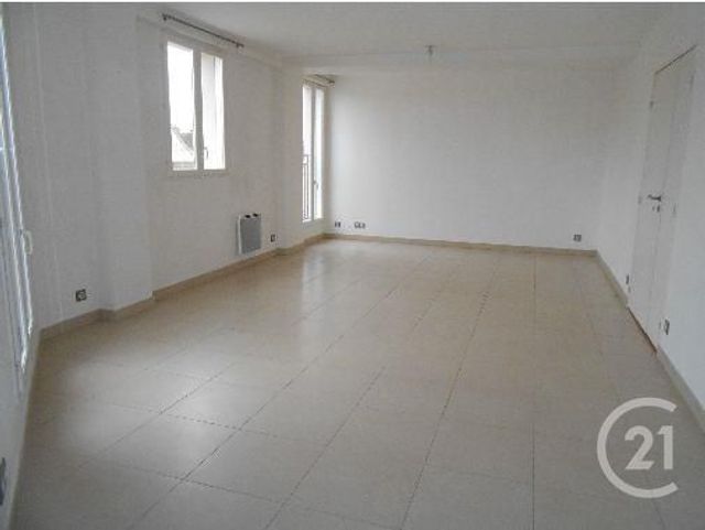 Appartement F3 à louer - 3 pièces - 90.45 m2 - COULOMMIERS - 77 - ILE-DE-FRANCE - Century 21 A.S.M.