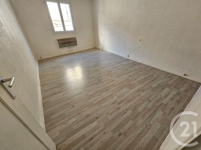 Appartement F2 à louer - 2 pièces - 48.0 m2 - COULOMMIERS - 77 - ILE-DE-FRANCE - Century 21 A.S.M.