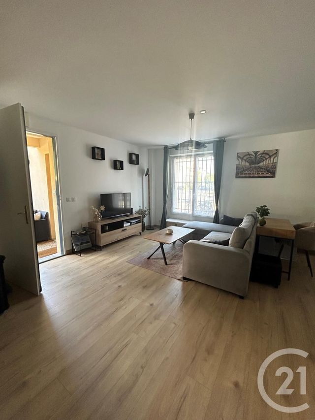 Appartement F2 à louer - 2 pièces - 40.06 m2 - COULOMMIERS - 77 - ILE-DE-FRANCE - Century 21 A.S.M.