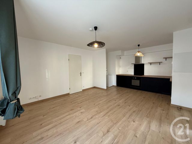 Appartement F2 à louer - 2 pièces - 40.06 m2 - COULOMMIERS - 77 - ILE-DE-FRANCE - Century 21 A.S.M.