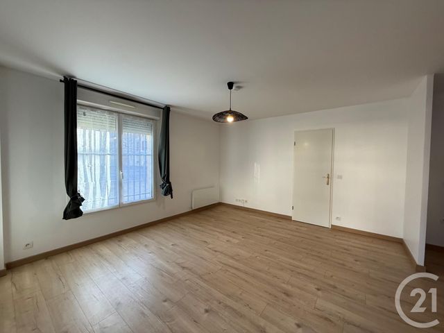 Appartement F2 à louer - 2 pièces - 40.06 m2 - COULOMMIERS - 77 - ILE-DE-FRANCE - Century 21 A.S.M.