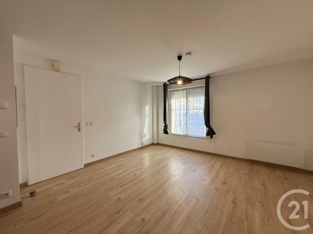 Appartement F2 à louer - 2 pièces - 40.06 m2 - COULOMMIERS - 77 - ILE-DE-FRANCE - Century 21 A.S.M.