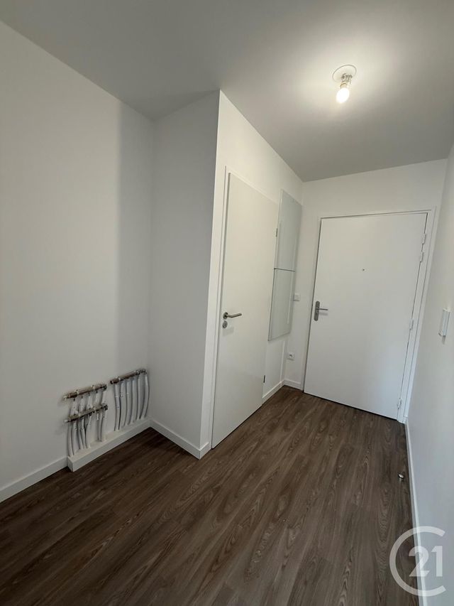 Appartement Studio à louer - 1 pièce - 29.61 m2 - COULOMMIERS - 77 - ILE-DE-FRANCE - Century 21 A.S.M.