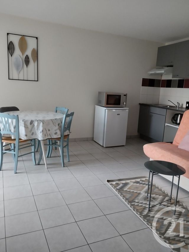 Appartement F1 à louer - 1 pièce - 30.24 m2 - COULOMMIERS - 77 - ILE-DE-FRANCE - Century 21 A.S.M.