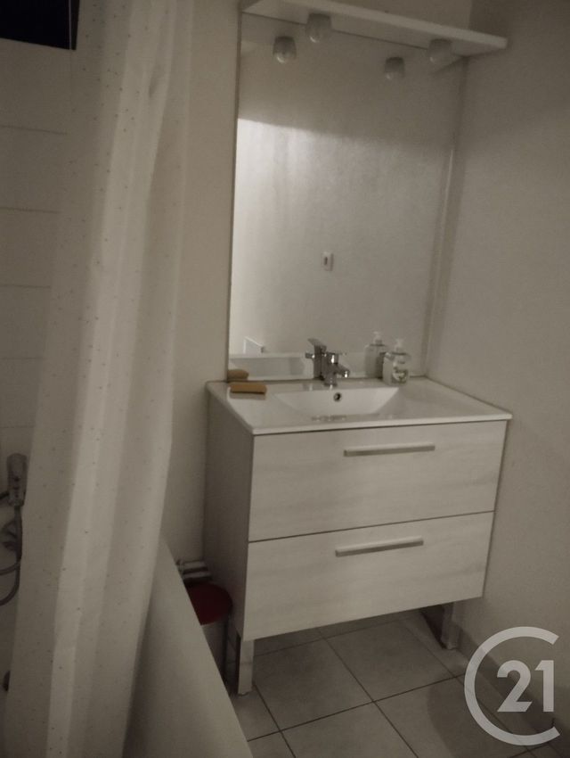 Appartement F1 à louer - 1 pièce - 30.24 m2 - COULOMMIERS - 77 - ILE-DE-FRANCE - Century 21 A.S.M.