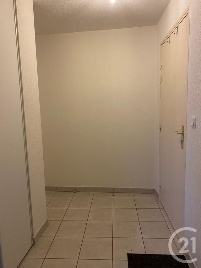 Afficher la photo en grand Appartement F1 à louer - 1 pièce - 30.24 m2 - COULOMMIERS - 77 - ILE-DE-FRANCE - Century 21 A.S.M.