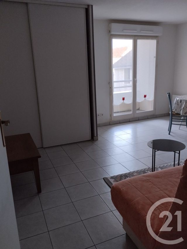 Appartement F1 à louer - 1 pièce - 30.24 m2 - COULOMMIERS - 77 - ILE-DE-FRANCE - Century 21 A.S.M.