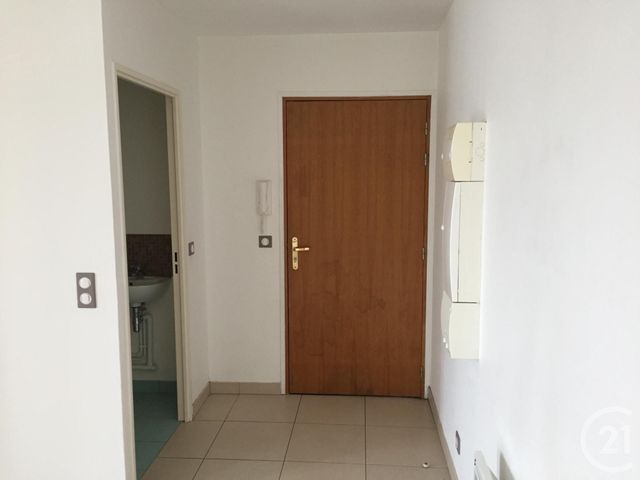 Appartement F3 à louer - 3 pièces - 68.26 m2 - COULOMMIERS - 77 - ILE-DE-FRANCE - Century 21 A.S.M.