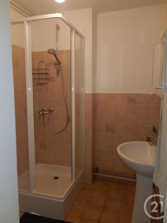 Appartement F2 à louer - 2 pièces - 47.24 m2 - COULOMMIERS - 77 - ILE-DE-FRANCE - Century 21 A.S.M.