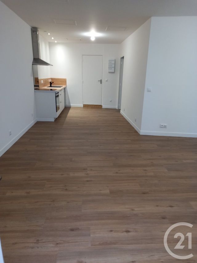 Appartement F2 à louer - 2 pièces - 47.89 m2 - COULOMMIERS - 77 - ILE-DE-FRANCE - Century 21 A.S.M.