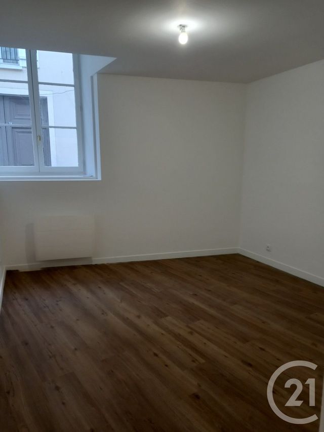 Appartement F2 à louer - 2 pièces - 47.89 m2 - COULOMMIERS - 77 - ILE-DE-FRANCE - Century 21 A.S.M.