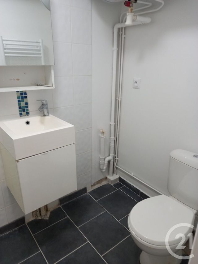 Appartement F2 à louer - 2 pièces - 48.22 m2 - COULOMMIERS - 77 - ILE-DE-FRANCE - Century 21 A.S.M.