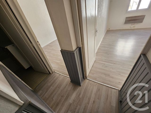 Appartement F2 à louer - 2 pièces - 48.0 m2 - COULOMMIERS - 77 - ILE-DE-FRANCE - Century 21 A.S.M.