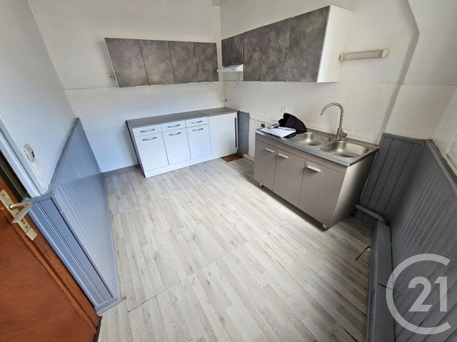 Appartement F2 à louer - 2 pièces - 48.0 m2 - COULOMMIERS - 77 - ILE-DE-FRANCE - Century 21 A.S.M.