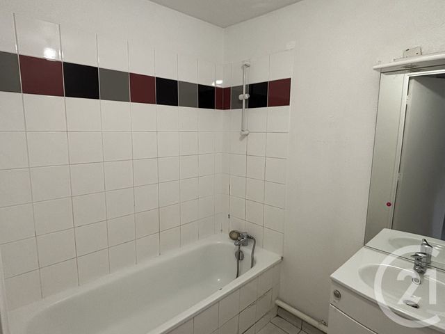 Appartement F3 à louer - 3 pièces - 65.47 m2 - COULOMMIERS - 77 - ILE-DE-FRANCE - Century 21 A.S.M.