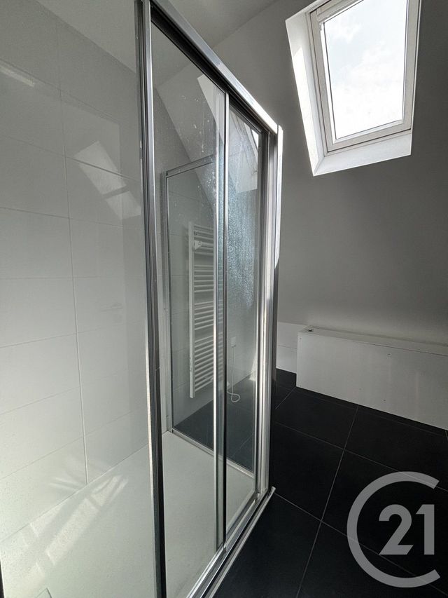 Appartement à louer - 2 pièces - 54.61 m2 - COULOMMIERS - 77 - ILE-DE-FRANCE - Century 21 A.S.M.