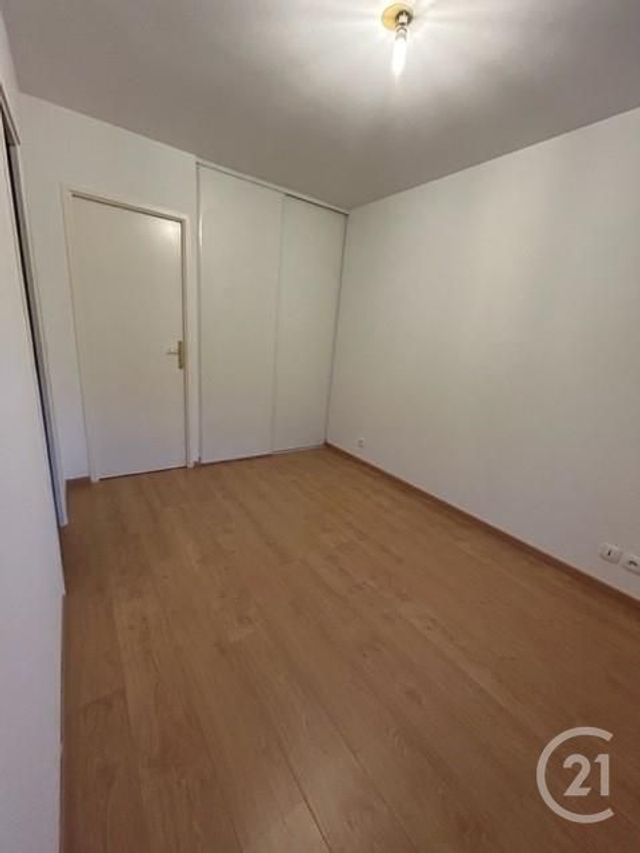 Appartement F2 à louer - 2 pièces - 39.8 m2 - COULOMMIERS - 77 - ILE-DE-FRANCE - Century 21 A.S.M.