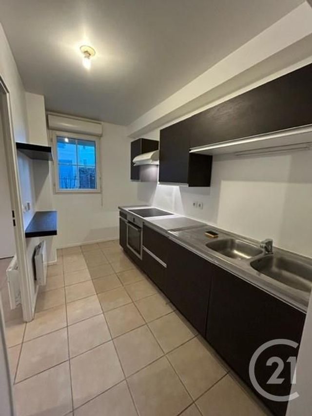 Appartement F2 à louer - 2 pièces - 39.8 m2 - COULOMMIERS - 77 - ILE-DE-FRANCE - Century 21 A.S.M.