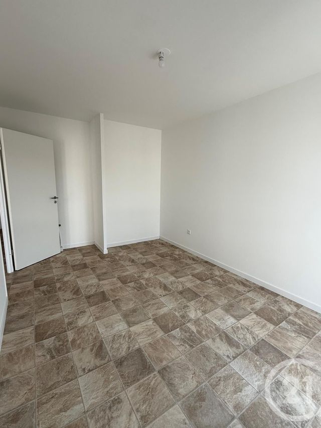 Appartement F2 à louer - 2 pièces - 38.22 m2 - COULOMMIERS - 77 - ILE-DE-FRANCE - Century 21 A.S.M.