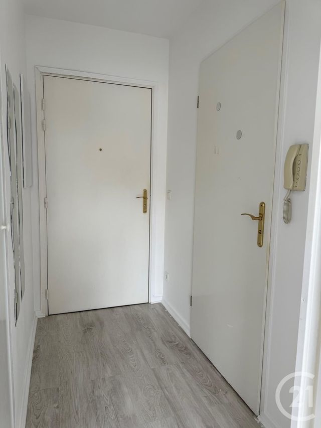 Appartement F2 à louer - 2 pièces - 40.0 m2 - COULOMMIERS - 77 - ILE-DE-FRANCE - Century 21 A.S.M.