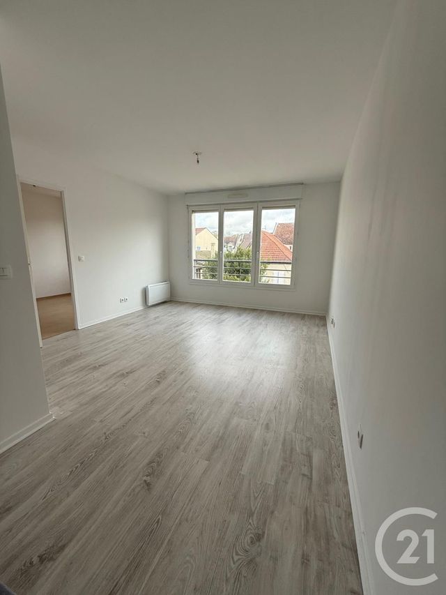 Appartement F2 à louer - 2 pièces - 40.0 m2 - COULOMMIERS - 77 - ILE-DE-FRANCE - Century 21 A.S.M.