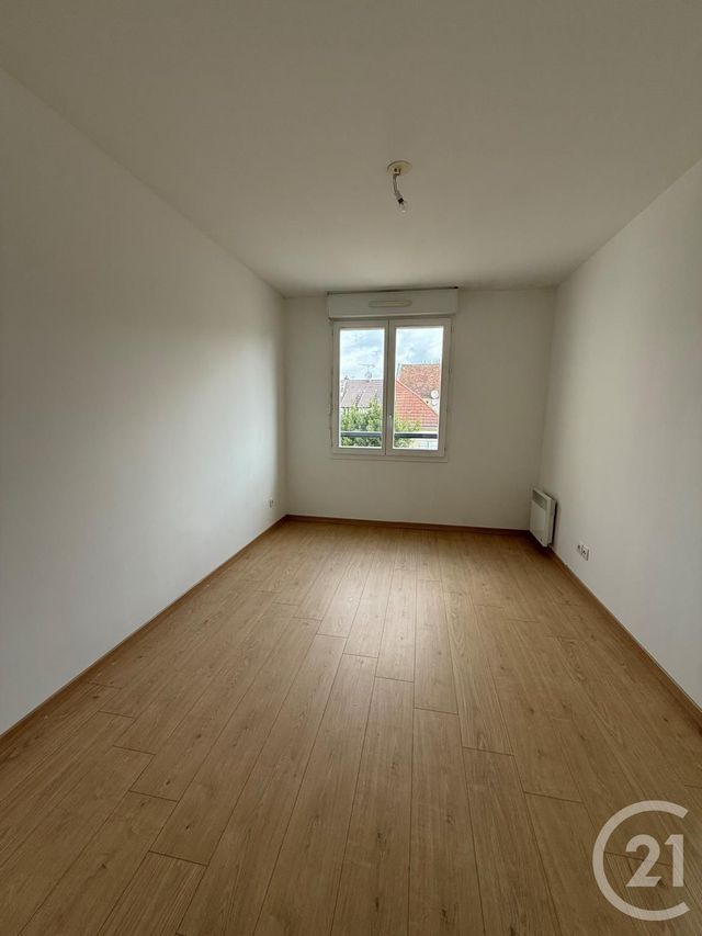 Appartement F2 à louer - 2 pièces - 40.0 m2 - COULOMMIERS - 77 - ILE-DE-FRANCE - Century 21 A.S.M.