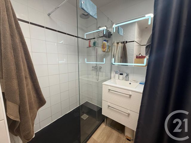 Appartement F3 à louer - 3 pièces - 61.83 m2 - COULOMMIERS - 77 - ILE-DE-FRANCE - Century 21 A.S.M.