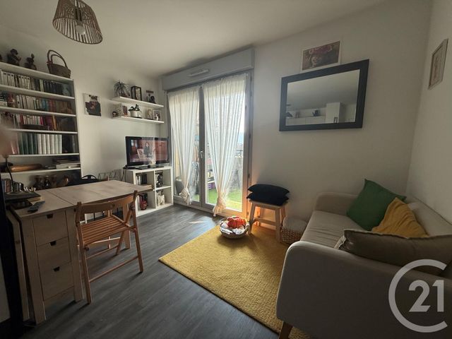 Appartement F2 à louer - 2 pièces - 37.94 m2 - COULOMMIERS - 77 - ILE-DE-FRANCE - Century 21 A.S.M.