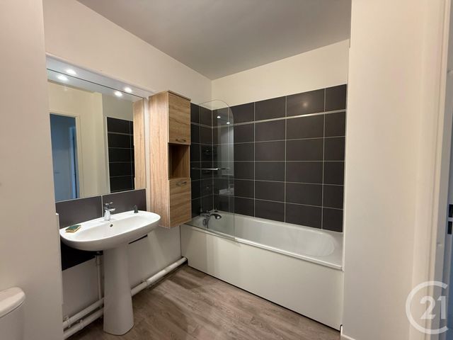 Appartement F2 à louer - 2 pièces - 40.57 m2 - COULOMMIERS - 77 - ILE-DE-FRANCE - Century 21 A.S.M.