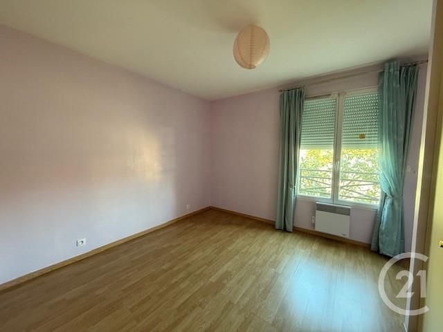 Appartement F3 à louer - 3 pièces - 84.16 m2 - COULOMMIERS - 77 - ILE-DE-FRANCE - Century 21 A.S.M.