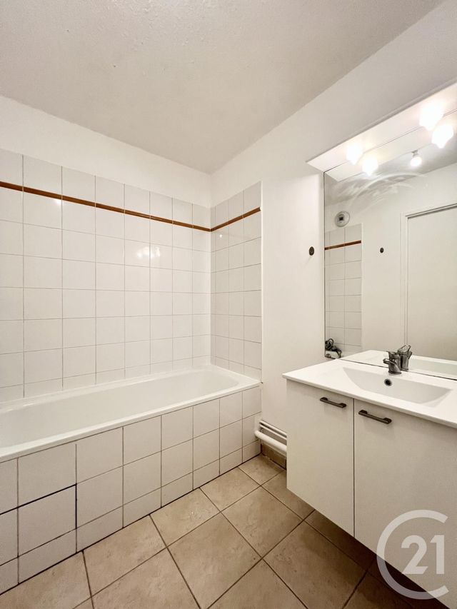 Appartement F2 à louer - 2 pièces - 47.09 m2 - LA FERTE GAUCHER - 77 - ILE-DE-FRANCE - Century 21 A.S.M.