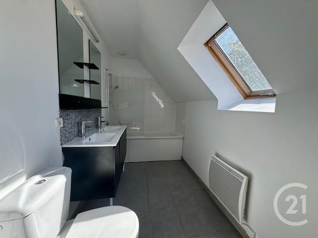 maison à louer - 5 pièces - 104.15 m2 - LA FERTE GAUCHER - 77 - ILE-DE-FRANCE - Century 21 A.S.M.