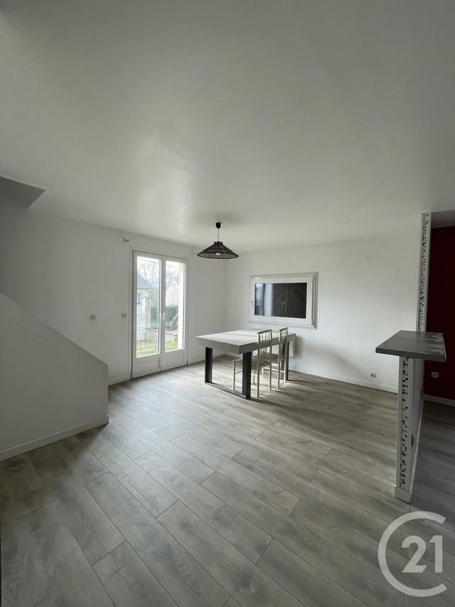 maison à louer - 5 pièces - 111.34 m2 - ST DENIS LES REBAIS - 77 - ILE-DE-FRANCE - Century 21 A.S.M.