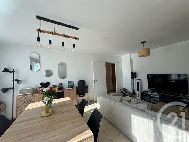 Appartement F3 à louer - 3 pièces - 65.0 m2 - 77 - ILE-DE-FRANCE - Century 21 A.S.M.