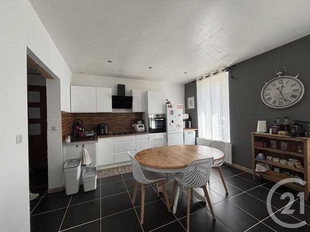 Appartement F2 à louer - 2 pièces - 55.77 m2 - CHAUFFRY - 77 - ILE-DE-FRANCE - Century 21 A.S.M.