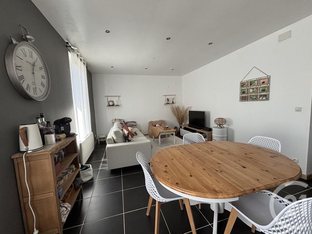 Appartement F2 à louer - 2 pièces - 55.77 m2 - CHAUFFRY - 77 - ILE-DE-FRANCE - Century 21 A.S.M.