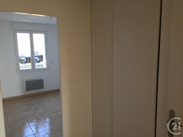 Appartement F3 à louer - 3 pièces - 81.21 m2 - COULOMMIERS - 77 - ILE-DE-FRANCE - Century 21 A.S.M.