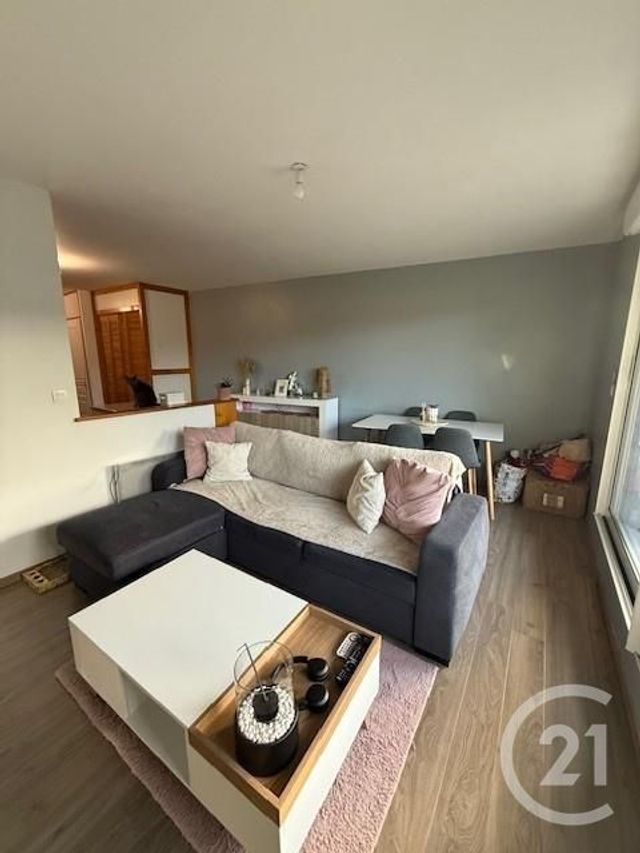 Appartement F2 à louer - 2 pièces - 44.87 m2 - COULOMMIERS - 77 - ILE-DE-FRANCE - Century 21 A.S.M.