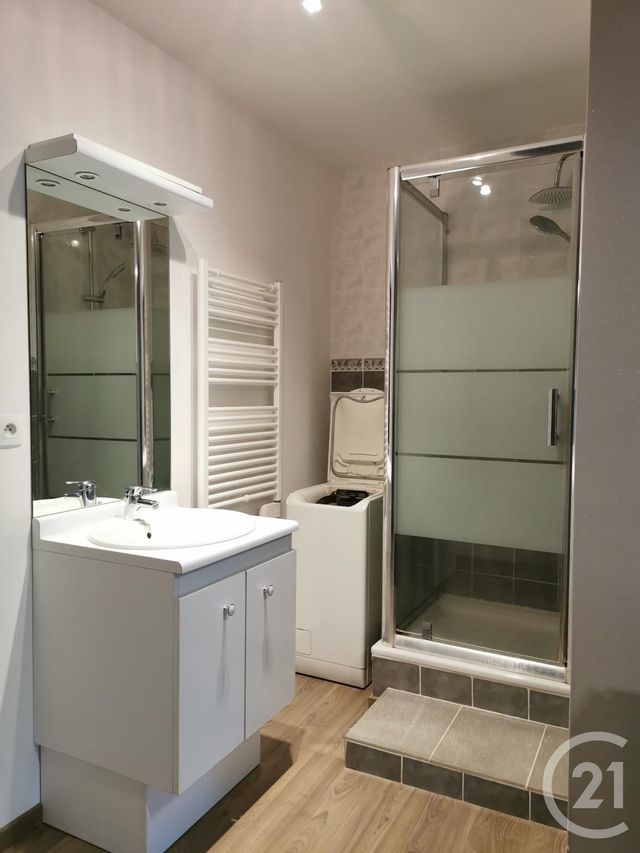 Appartement F2 à louer - 2 pièces - 44.87 m2 - COULOMMIERS - 77 - ILE-DE-FRANCE - Century 21 A.S.M.