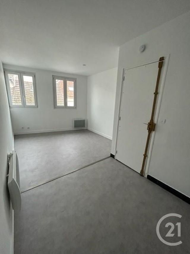 Appartement Studio à louer - 1 pièce - 25.1 m2 - LA FERTE SOUS JOUARRE - 77 - ILE-DE-FRANCE - Century 21 A.S.M.